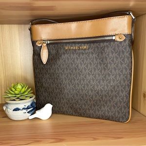 Michael Kors Jet Set Crossbody Bag